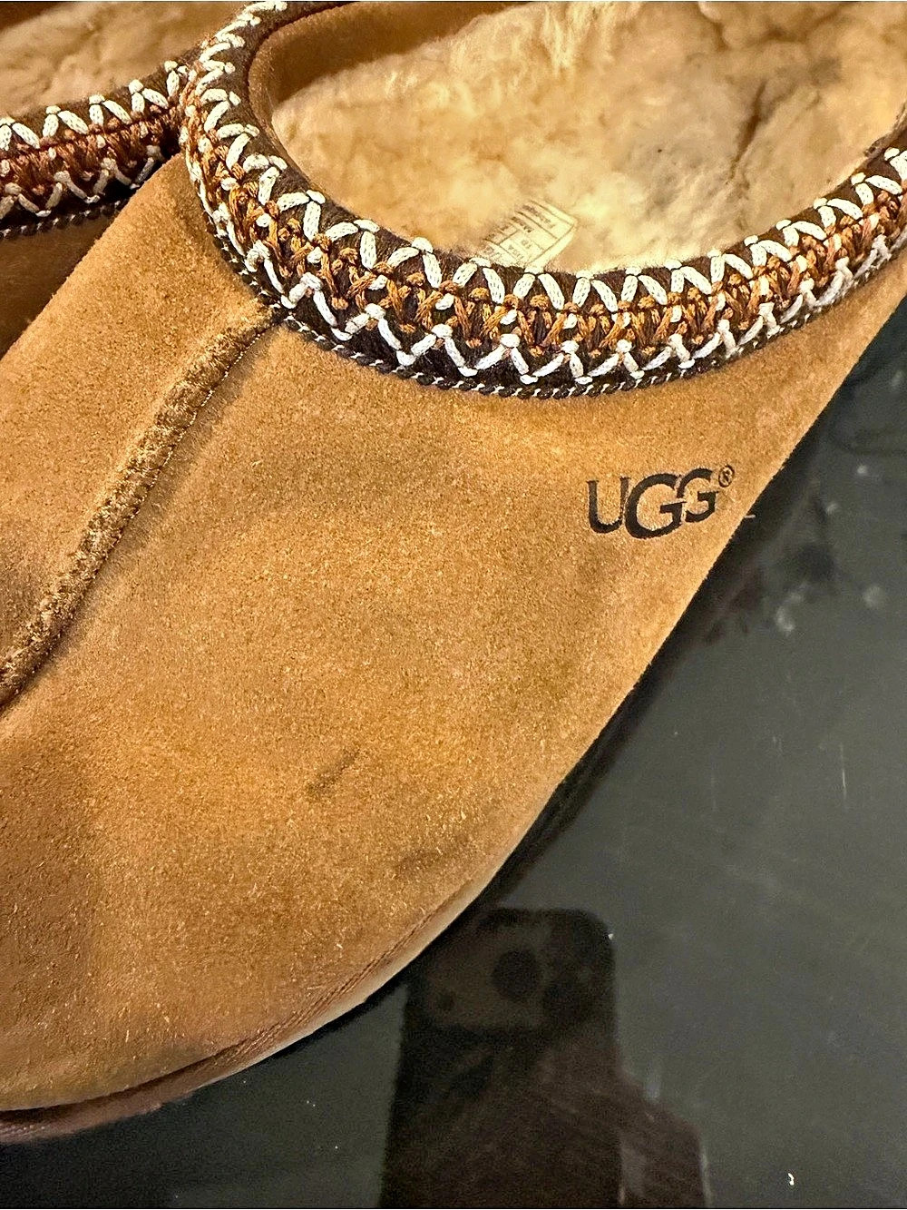Ugg - Picture 2 of 4